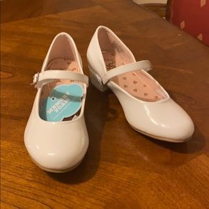 NWT Girls size 13 white Patten leather dress shoe